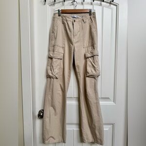 Bershka Light Tan 100% Cotton Medium Rise Cargo Straight Pants. Size 4